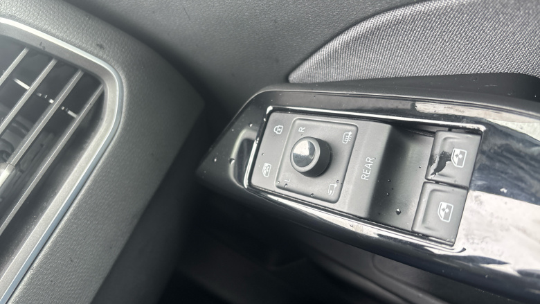 Volkswagen ID.3 107KW Life Pro 58kWh 5dr Auto Electric Hatchback